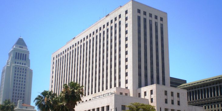 Американка отсудила у Meta* и Google $6 млн за то, что она стала зависимой от соцсетей