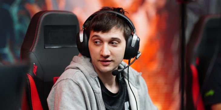 Arteezy о Pure~: «Он просто играет в Path of Exile весь день. Ему вообще плевать на победу на TI»