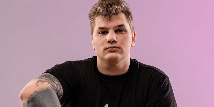 Iceberg раскритиковал билд TORONTOTOKYO на Mars в игре против Team Yandex: «У меня ноль игр на этом герое, но я бы лучше сыграл»