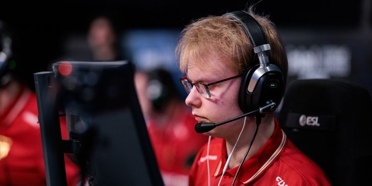 Слух: команда s1mple и Aurora Gaming заинтересовались подписанием Jimpphat