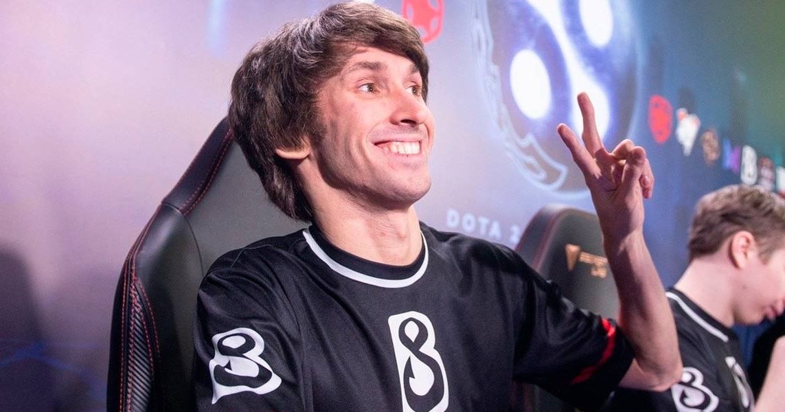 Dendi и Мамчур продали большую часть долей в B8 Esports