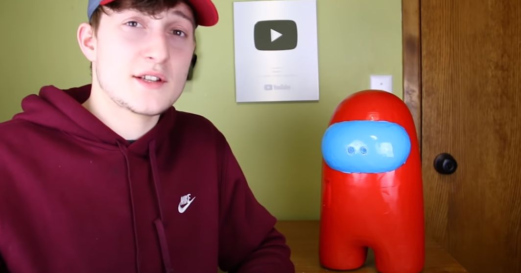 Блогер сделал робота-импостера из Among Us