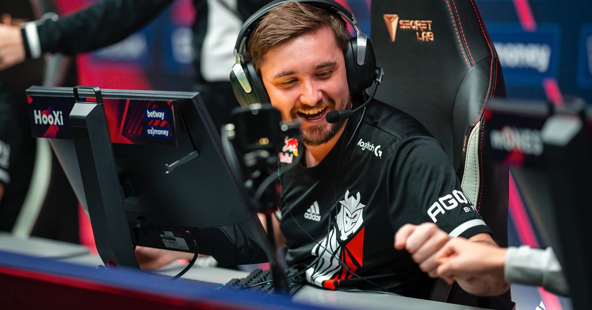 HooXi порассуждал о мемах про себя