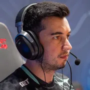 Озгюр woxic Экер