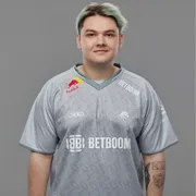 Илья Yatoro Мулярчук