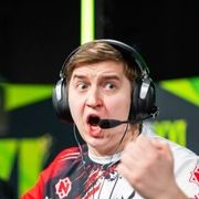 Максим riskyb0b Чуриков