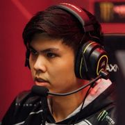 Томми Taiga Ле