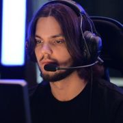 Адриан Era Крезиу