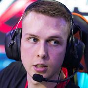 Лукас gla1ve Россандэр