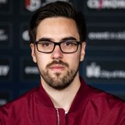 Милан Striker Свежда