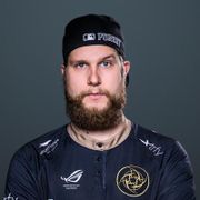 Патрик f0rest Линдберг