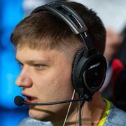 Александр s1mple Костылев