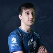 Артур Arteezy Бабаев