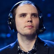 Хенрик AdmiralBulldog Анберг
