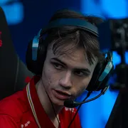 Адриан xelex Винце