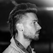 Трой Бейкер