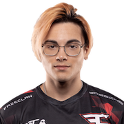 Рассел Twistzz Ван Далкен
