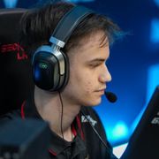 Адриан xelex Винце